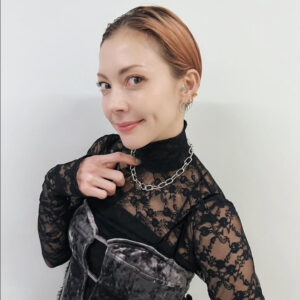 土屋アンナ