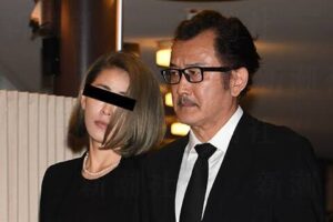 吉田鋼太郎と嫁