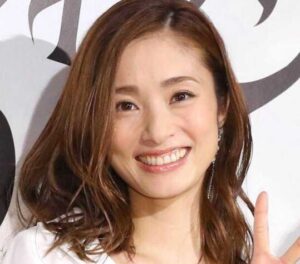 上戸彩