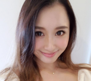 向山志穂
